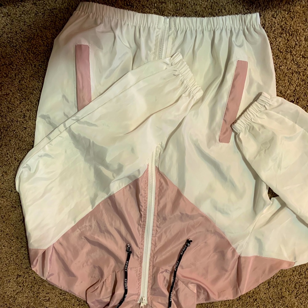 Super cute wind breaker